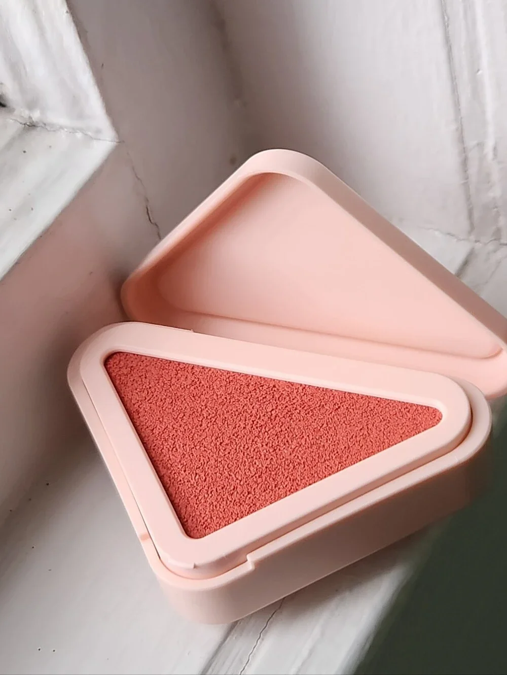 NIB PRADA TOUCH CREAM TO POWDER SOFT BLUR LONG WEAR BLUSH IN PEACH